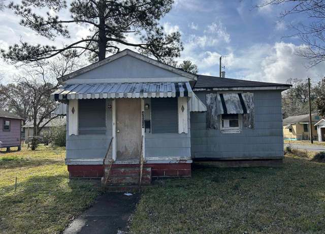 Property at 4014 Dalton St, Baton Rouge, LA 70805, 2 beds, 1 bath