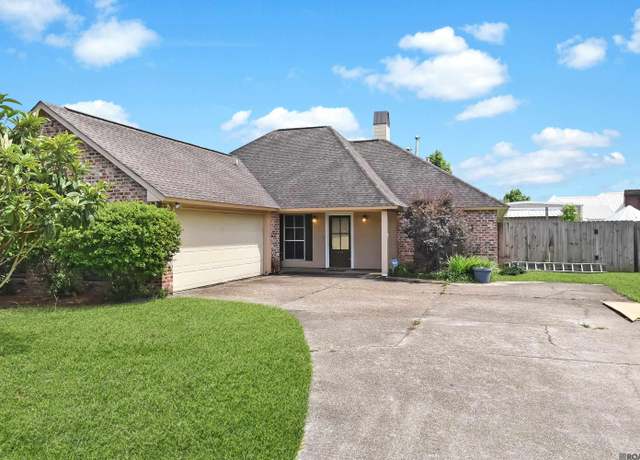 Property at 38405 Oakleigh Ln, Prairieville, LA 70769, 3 beds, 2.5 baths