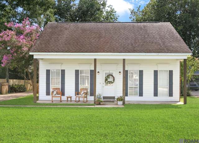 Property at 18529 Red Oak Dr, Prairieville, LA 70769, 3 beds, 2 baths