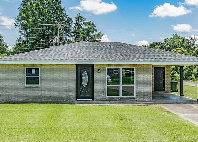 Property at 200 Saint Patrick St, Houma, LA 70364, 3 beds, 1 bath