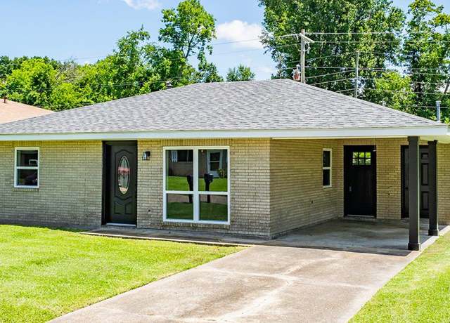 Property at 200 Saint Patrick St, Houma, LA 70364, 3 beds, 1 bath