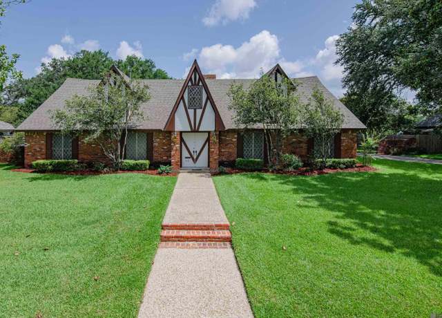 Property at 7421 Rienzi Blvd, Baton Rouge, LA 70809, 4 beds, 2 baths