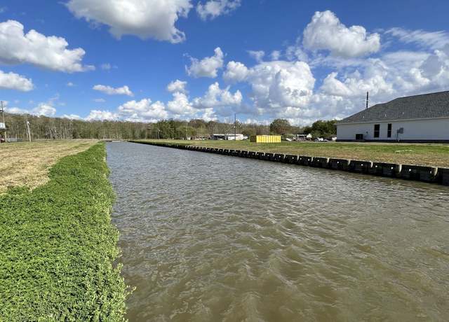 Property at 100 Pier 19 Dr, Pierre Part, LA 70339