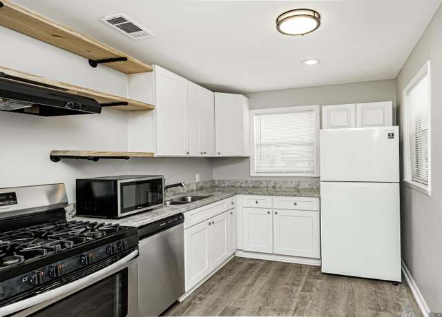 Property at 1425 W Chimes St, Baton Rouge, LA 70802, 3 beds, 2 baths