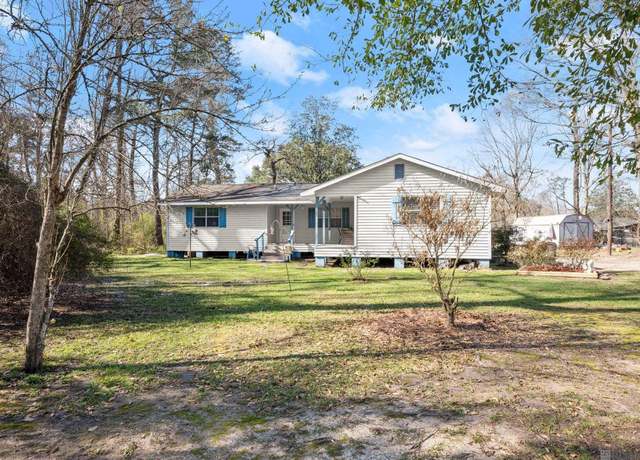Property at 30833 Dogwood Dr, Denham Springs, LA 70726, 3 beds, 2 baths