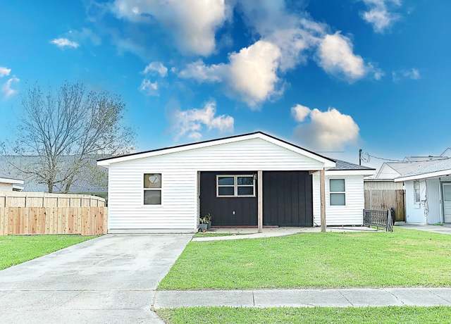 Property at 313 Holiday Dr, Houma, LA 70364, 3 beds, 1 bath