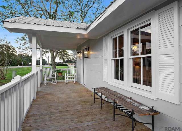 Property at 40035 Cornerview Rd, Gonzales, LA 70737, 4 beds, 2 baths