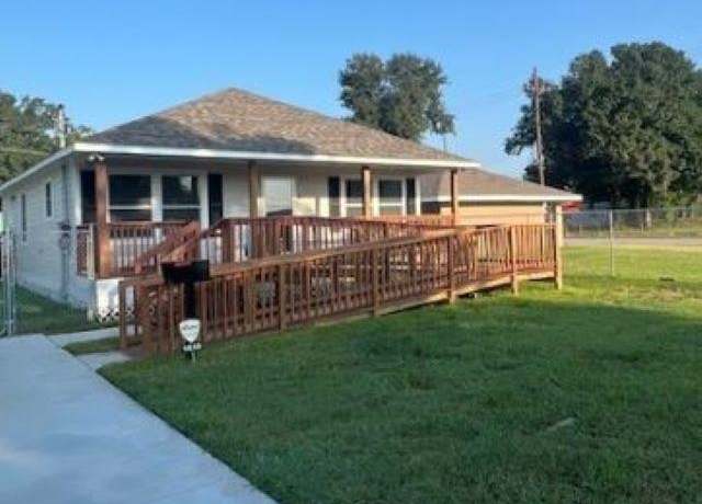 Property at 1010 Church St, Houma, LA 70360, 3 beds, 2 baths