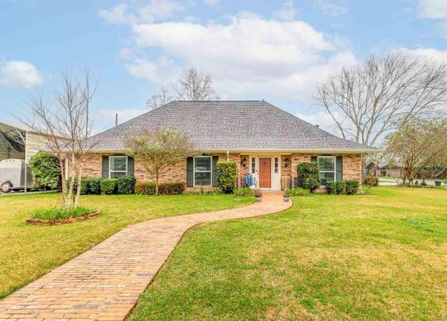 Property at 603 Evergreen St, Thibodaux, LA 70301, 4 beds, 2.5 baths