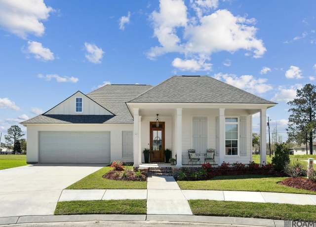 Property at 339 Glenthorne Dr, Gonzales, LA 70737, 3 beds, 2 baths