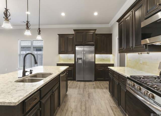 Property at 905 Lakehaven Dr, Gonzales, LA 70737, 3 beds, 2 baths