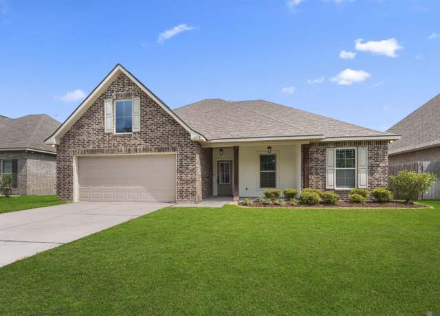 Property at 13718 Fig Dr, Denham Springs, LA 70726, 4 beds, 2 baths