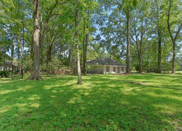 Property at 16231 Fulwar Skipwith Rd, Baton Rouge, LA 70810, 3 beds, 2.5 baths