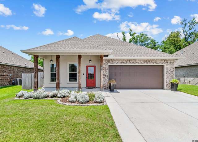 Property at 1621 N Plains Rd, Zachary, LA 70791, 4 beds, 2 baths