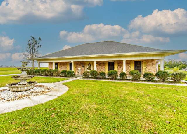 Property at 9952 East Park Ave, Houma, LA 70363, 3 beds, 2 baths