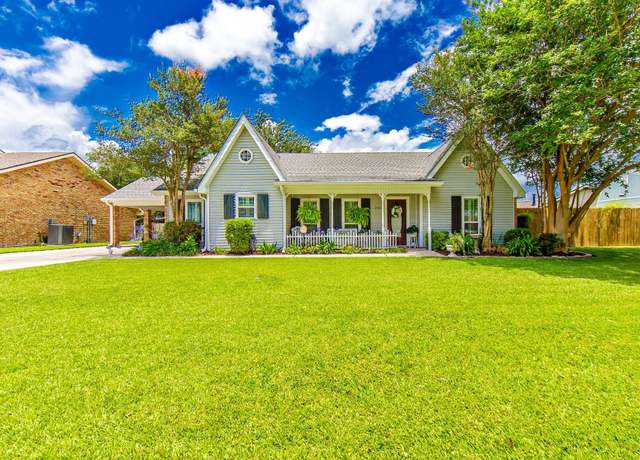 Property at 204 Lake Crescent Cir, Houma, LA 70360, 3 beds, 2 baths