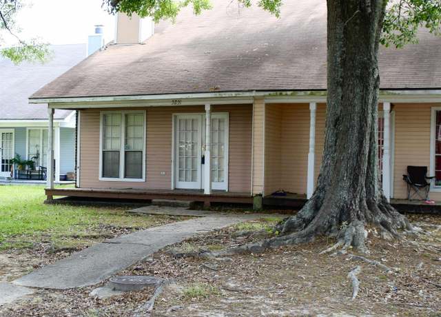Property at 3231 King Bradford Dr, Baton Rouge, LA 70816, 3 beds, 2 baths