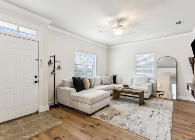 Property at 12500 Old Hammond Hwy Unit B1, Baton Rouge, LA 70816, 2 beds, 2 baths