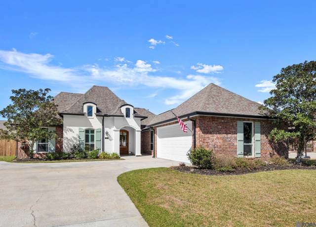 Property at 13163 Moss Pointe Dr, Geismar, LA 70734, 4 beds, 3 baths