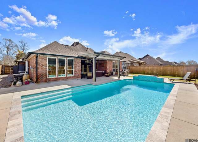 Property at 13163 Moss Pointe Dr, Geismar, LA 70734, 4 beds, 3 baths
