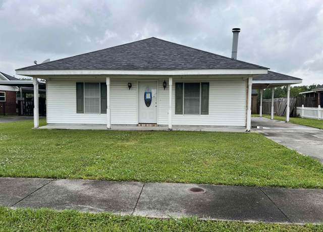 Property at 601 Cavaness Dr, Houma, LA 70364, 3 beds, 2 baths