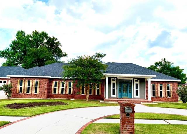 Property at 125 Tutty Loop, Houma, LA 70363, 3 beds, 2.5 baths
