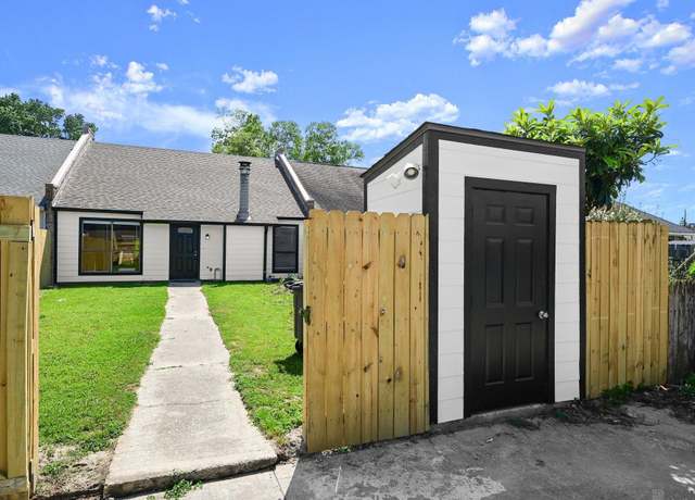 Property at 8826 Pecan Tree Dr, Baton Rouge, LA 70810, 2 beds, 2 baths