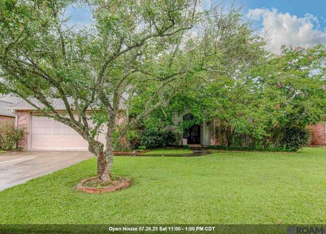Property at 27019 Regency Park Dr, Denham Springs, LA 70726, 3 beds, 2.5 baths