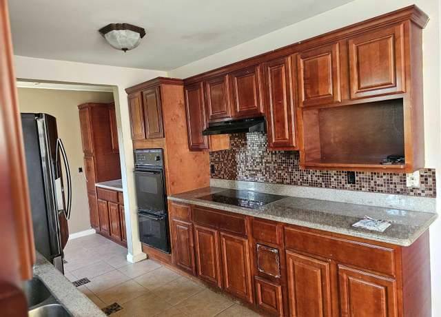 Property at 14138 Pinehurst Ave, Saint George, LA 70817, 4 beds, 3 baths