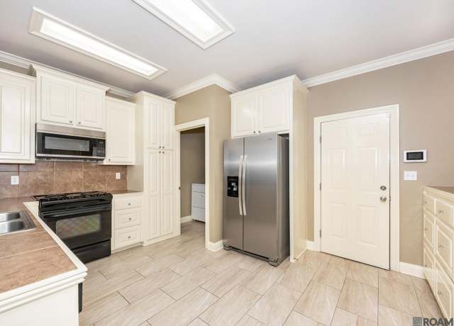 Property at 12500 Old Hammond Hwy Hwy Unit M2, Baton Rouge, LA 70816, 2 beds, 2 baths