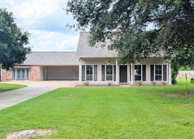 Property at 11015 Arlene Dr, Denham Springs, LA 70706, 3 beds, 2 baths