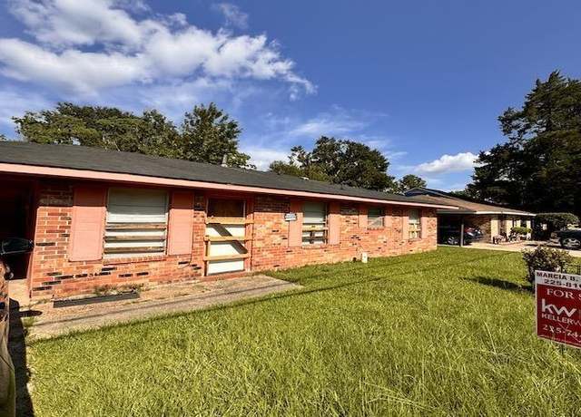 Property at 9984 Avenue D, Baton Rouge, LA 70807, 4 beds, 2 baths