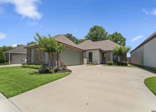 Property at 425 Portula Ave, Baton Rouge, LA 70820, 3 beds, 2 baths