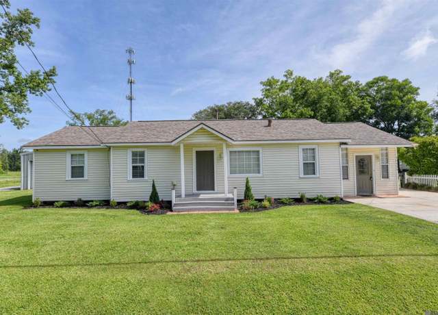Property at 40456 Barden Rd, Gonzales, LA 70737, 3 beds, 2 baths
