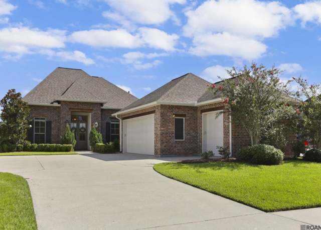 Property at 37302 Whispering Hollow Ave, Prairieville, LA 70769, 4 beds, 3 baths