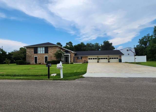 Property at 189 Palm Ave, Larose, LA 70373, 5 beds, 3 baths