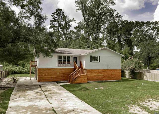 Property at 736 Castlewood St, Denham Springs, LA 70726, 4 beds, 2 baths