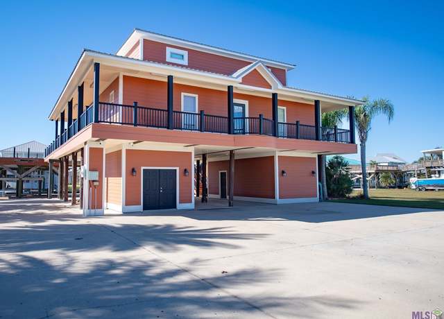 Property at 1031 Amaris Blvd, Grand Isle, LA 70358, 6 beds, 3.5 baths