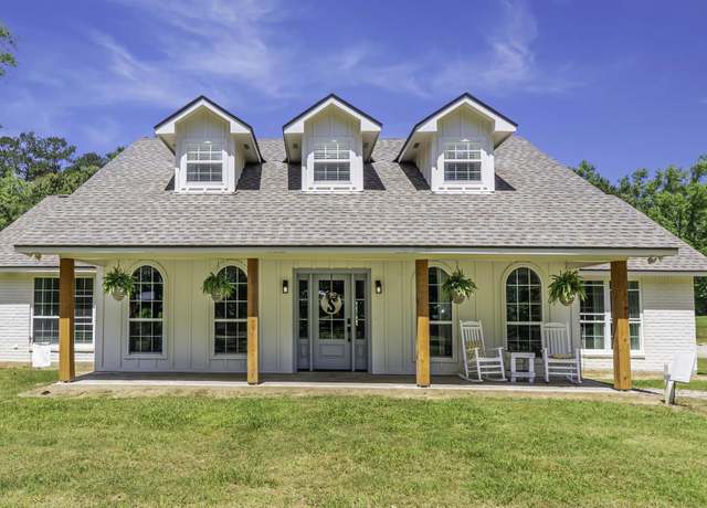 Property at 7593 Carah Dr, St Francisville, LA 70775, 5 beds, 3.5 baths
