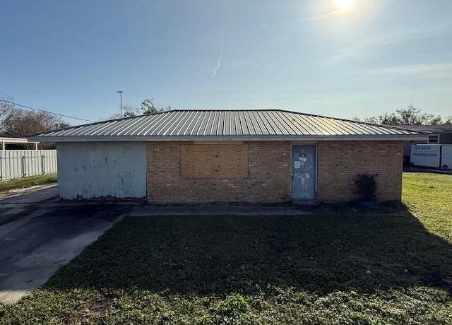 Property at 611 West 13th St, Larose, LA 70373, 2 beds, 1 bath