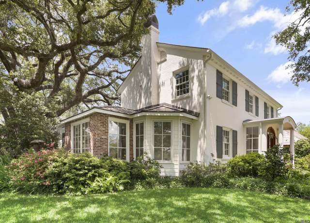 Property at 3027 E Lakeshore Dr, Baton Rouge, LA 70808, 4 beds, 2.5 baths
