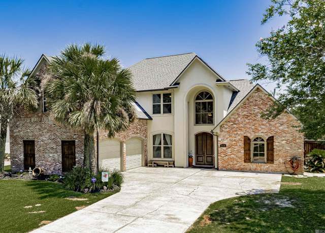 Property at 18120 Manning Dr, Prairieville, LA 70769, 5 beds, 3 baths