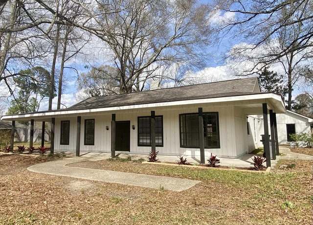 Property at 2321 Emmett Bourgeois Rd, Baton Rouge, LA 70816, 4 beds, 3 baths