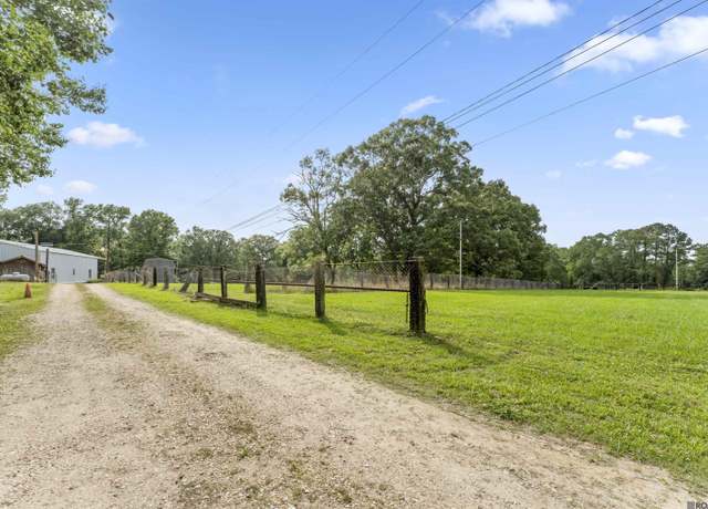 Property at 6409 Pohlman Rd, St Francisville, LA 70775, 2 beds, 2 baths