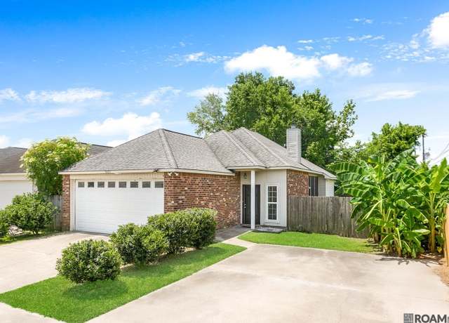 Property at 9231 Pecan Tree Dr, Baton Rouge, LA 70810, 3 beds, 2 baths