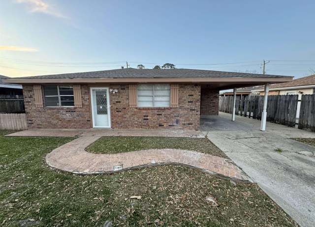 Property at 227 Saint Patrick St, Houma, LA 70364, 3 beds, 1.5 baths