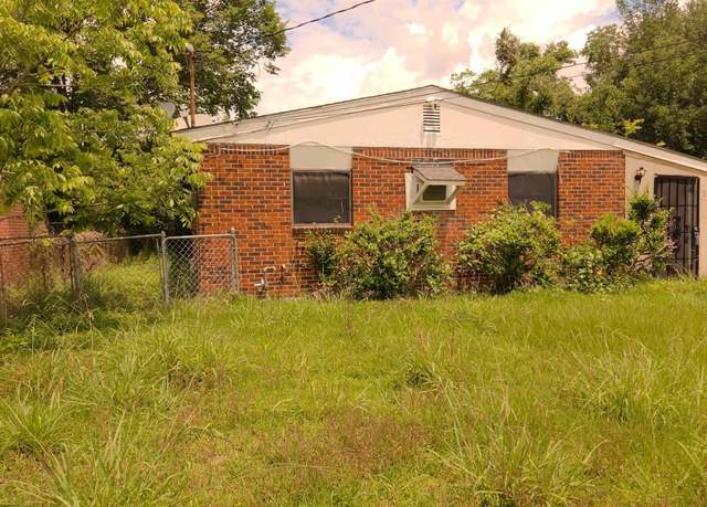 Property at 2365 Desoto Dr, Baton Rouge, LA 70807, 3 beds, 1 bath