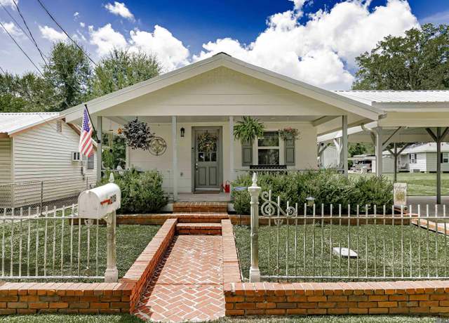 Property at 218 Leslie St, Denham Springs, LA 70726, 2 beds, 1 bath