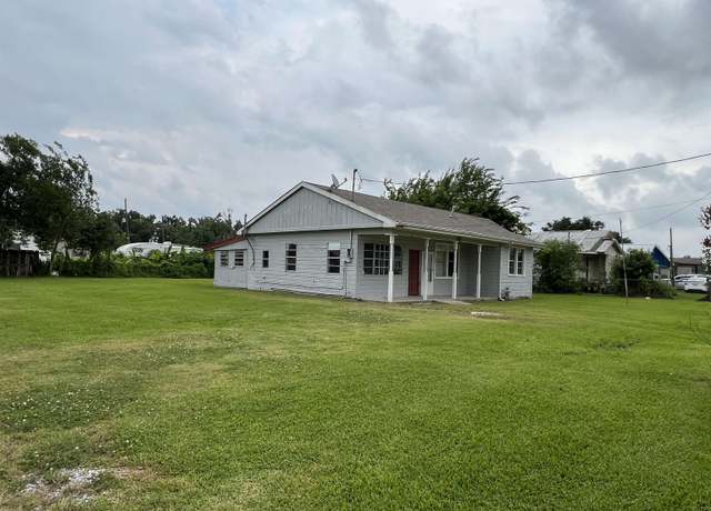Property at 257 Pontiff St, Houma, LA 70363, 3 beds, 2 baths