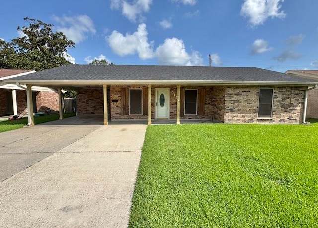 Property at 515 Douglas Dr, Houma, LA 70364, 3 beds, 2 baths